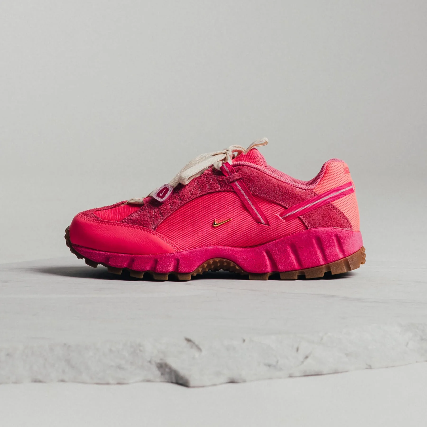 Air Humara LX Jacquemus Pink