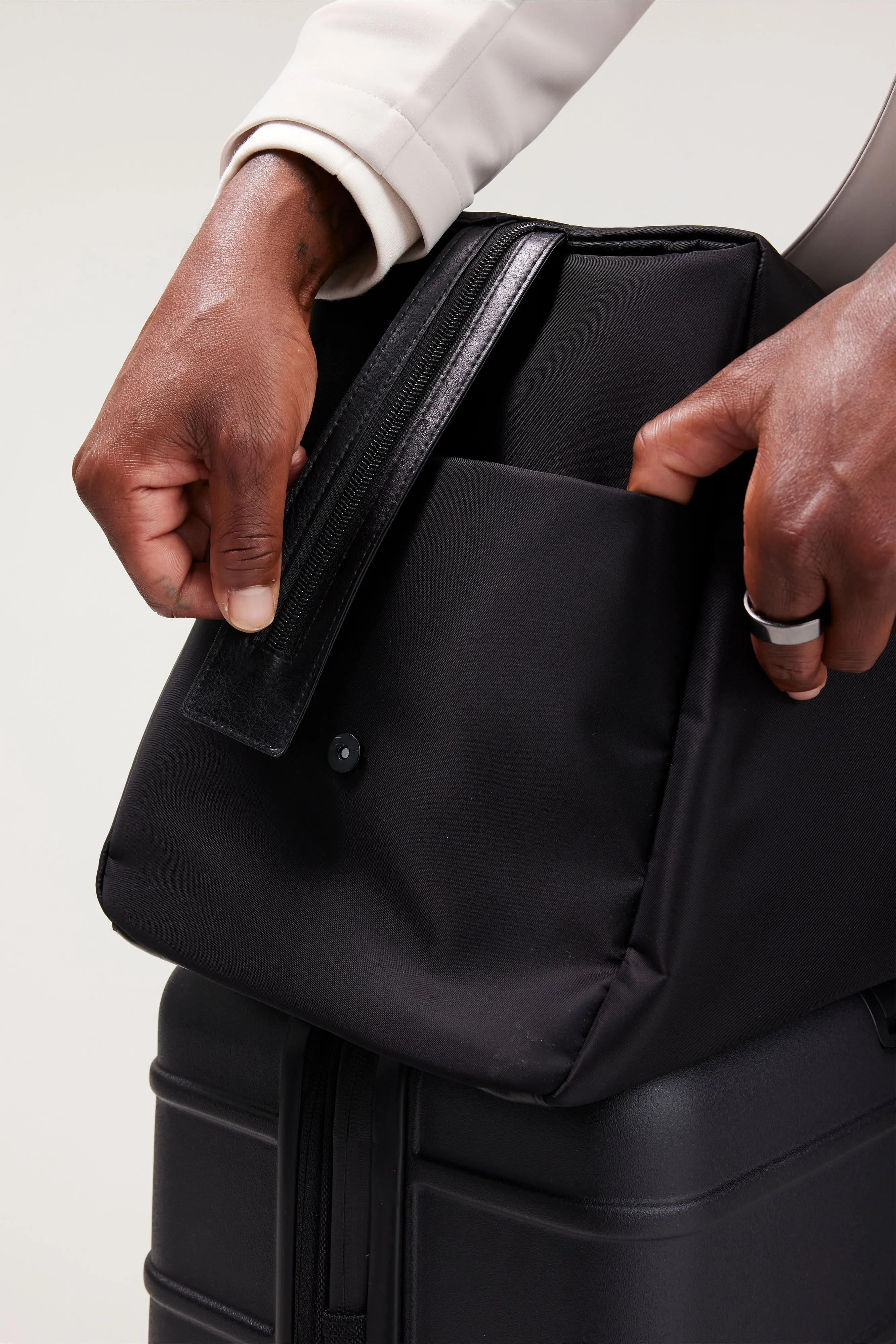 The Commuter Duffle in Black